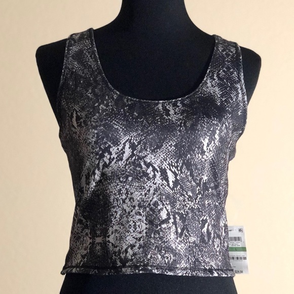 Material Girl Active Wear - Top - Picture 1 of 8